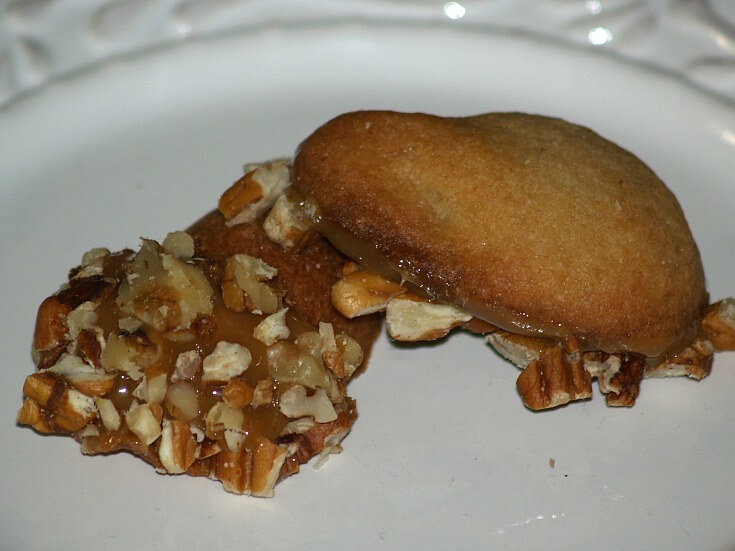 Caramel Nut Acorn Cookie Serving