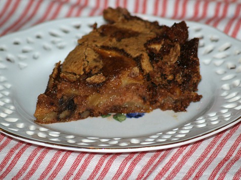 piece of raw apple cake